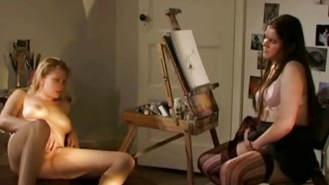مامان جوراب شلواری کاتلین فیلم ممه خوردن وولف در ویدیوی داغ